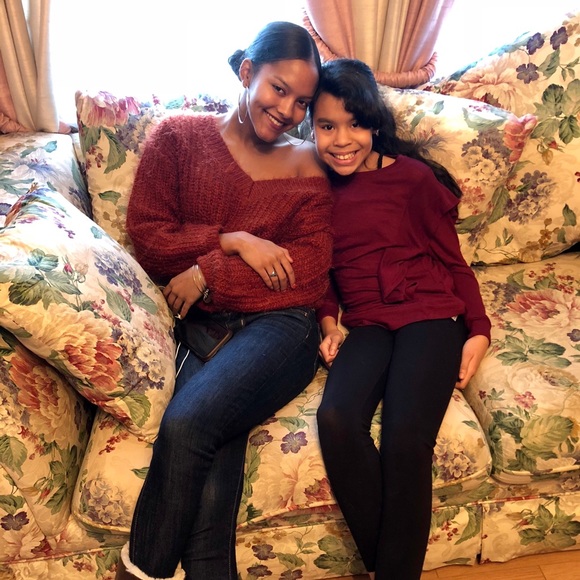 Meet your Posher, Melisa ๐ - Picture 3 of 6